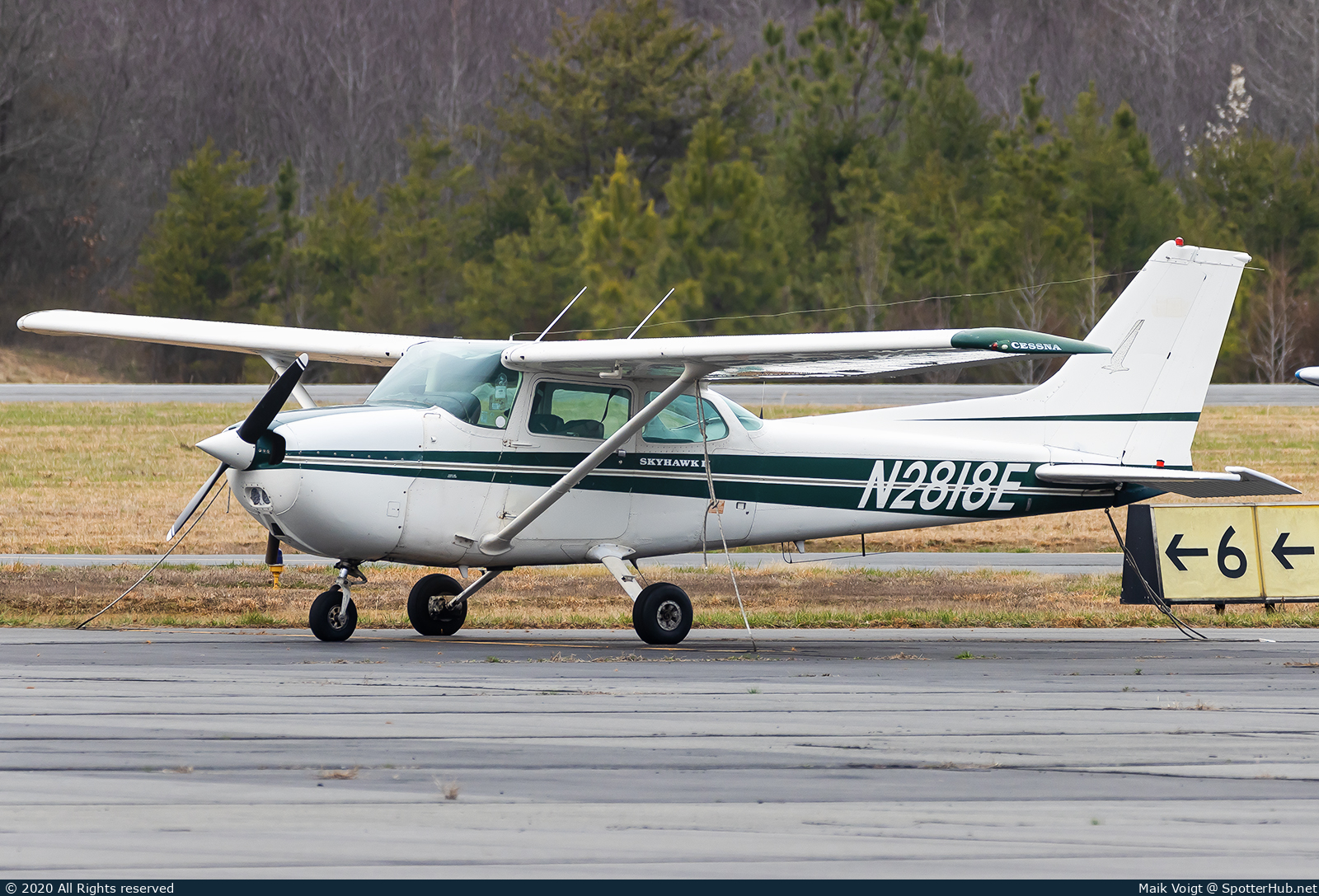 Photo of N2818E - Cessna 172N Skyhawk II operated by Private