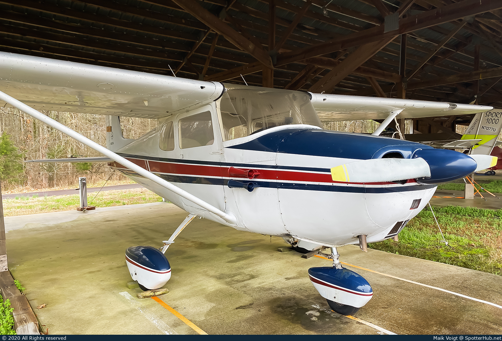 Photo of N5811A - Cessna 172 operated by Private