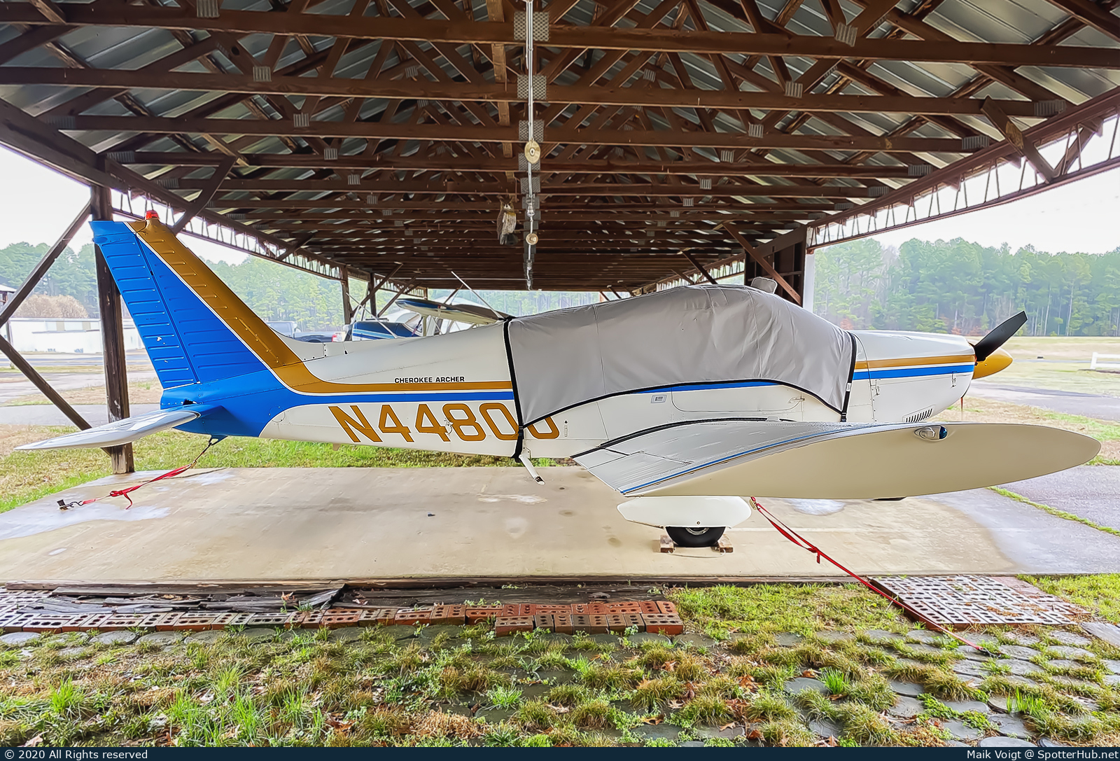 Photo of N44800 - Piper PA-28-180 Cherokee Archer operated by Private