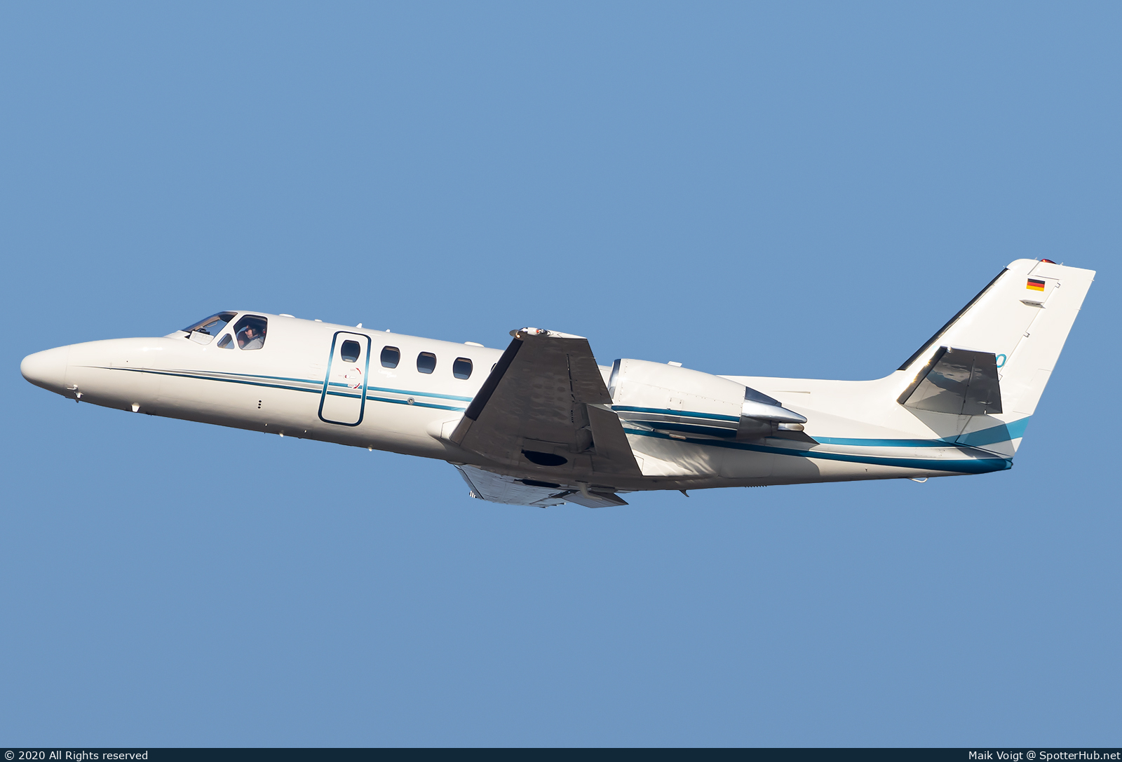 Photo of D-CDSO - Cessna 550B Citation Bravo operated by Heli-Flight