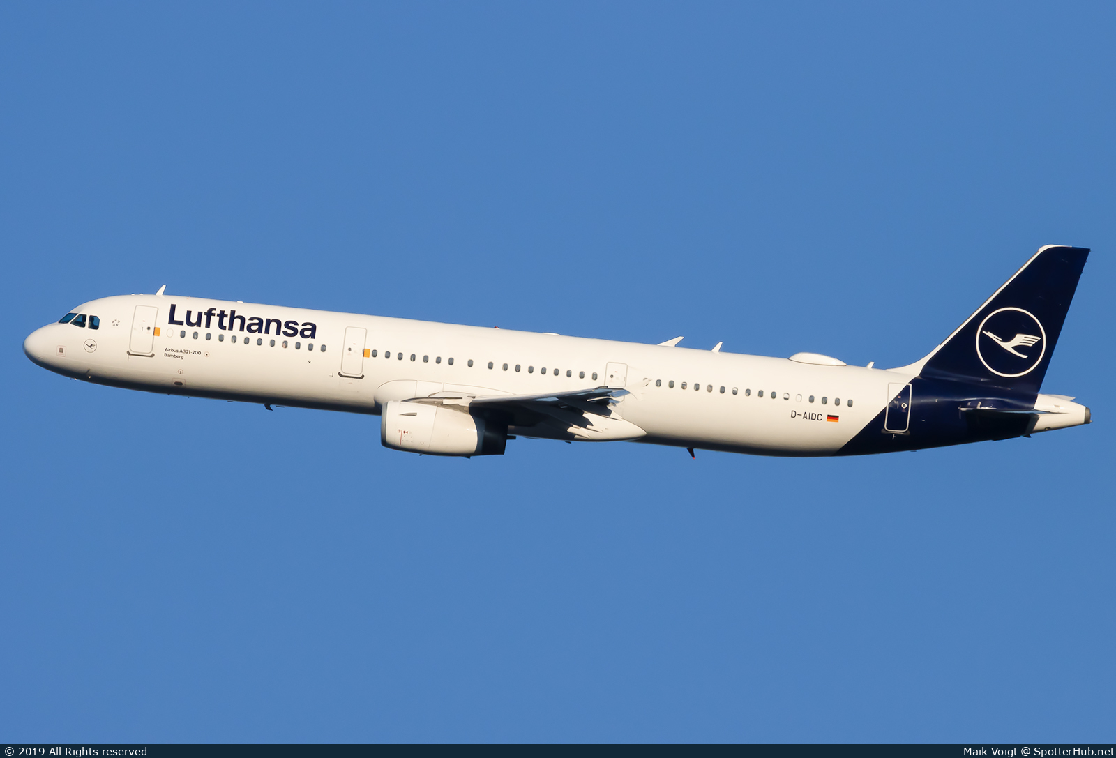 Photo of D-AIDC - Airbus A321-231 operated by Lufthansa