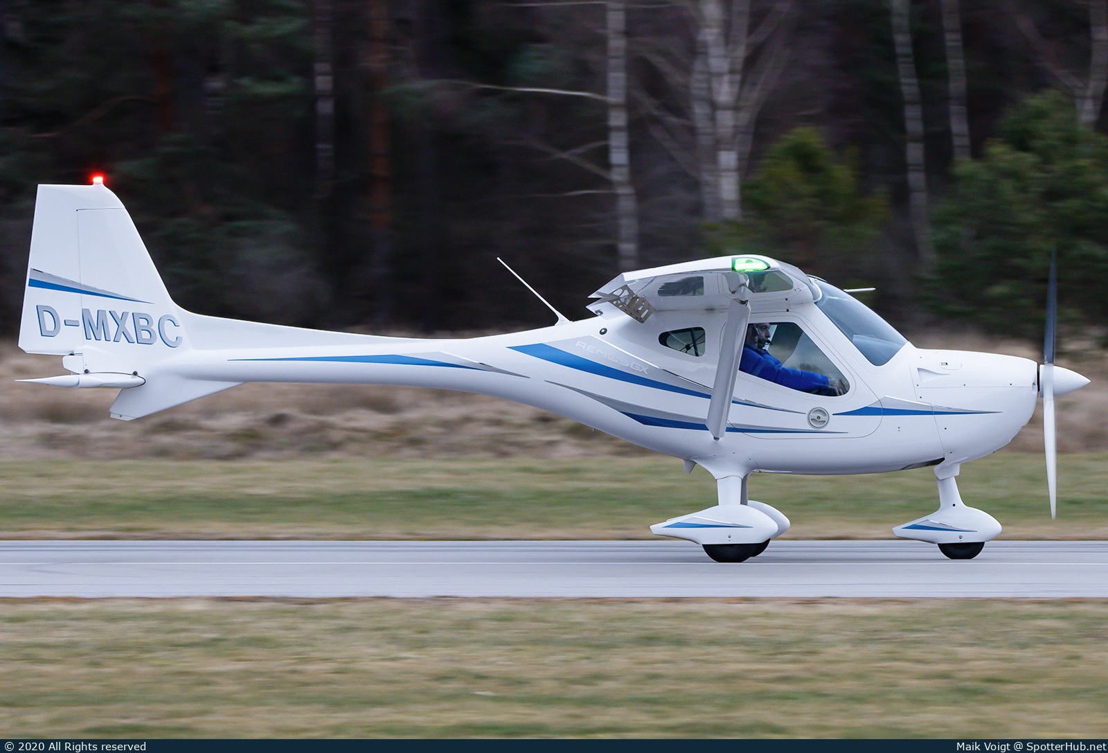 Photo of D-MXBC - Remos GX operated by Private
