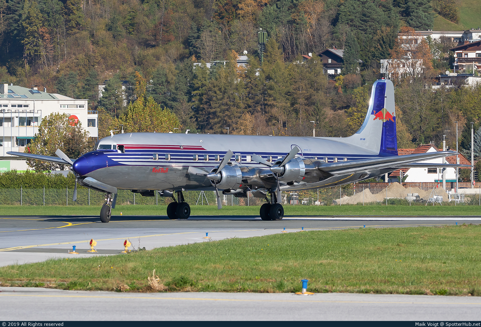 Photo of OE-LDM - Douglas DC-6B operated by The Flying Bulls
