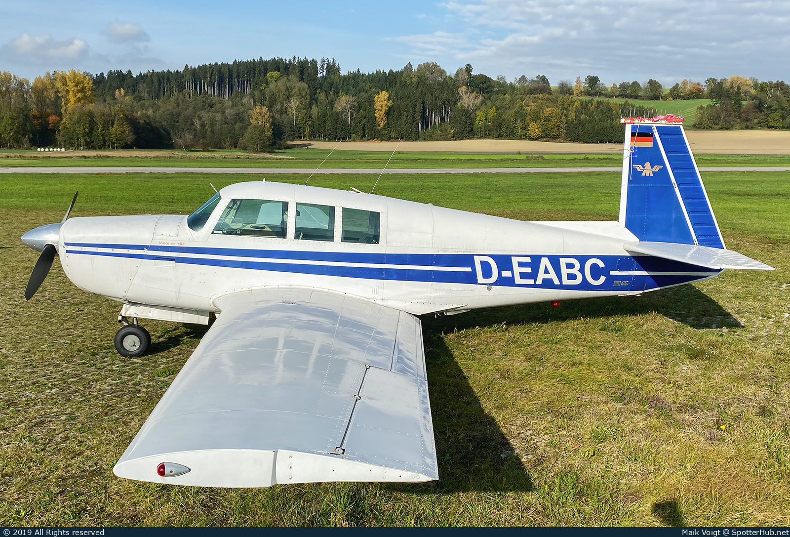 Photo of D-EABC - Mooney M20F Executive 21 operated by Private