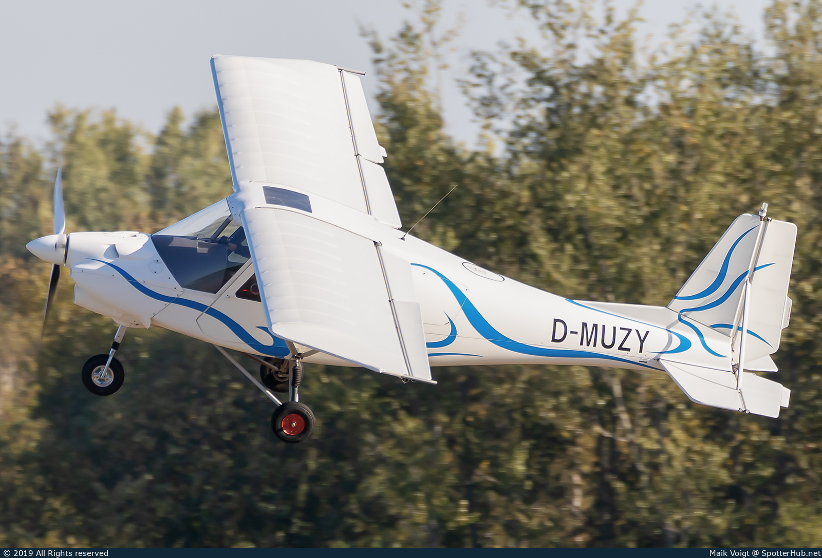 Photo of D-MUZY - Comco Ikarus C42 B operated by Private