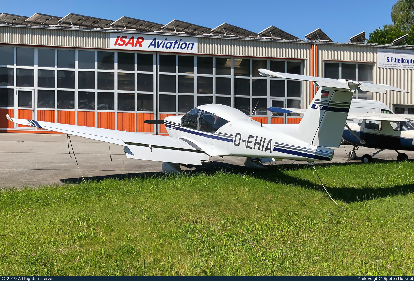 Photo of D-EHIA - Robin R3000/160 operated by Isar Aviation