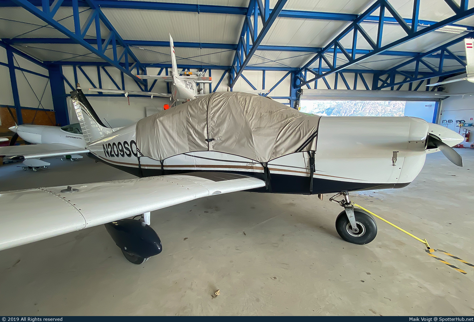 Photo of N209SC - Piper PA-28-140 Cherokee operated by Private