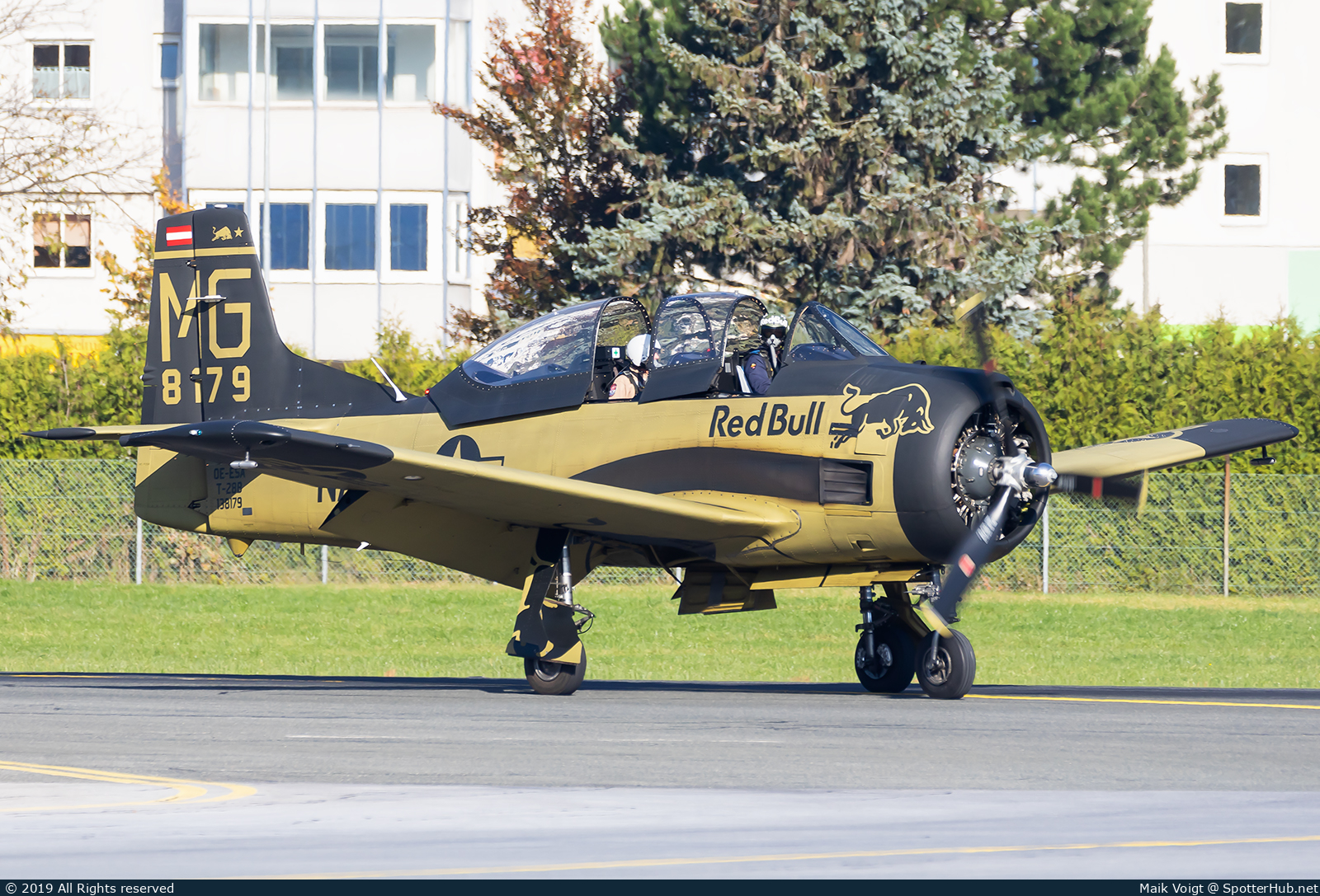 Photo of OE-ESA - North American T-28B Trojan operated by The Flying Bulls