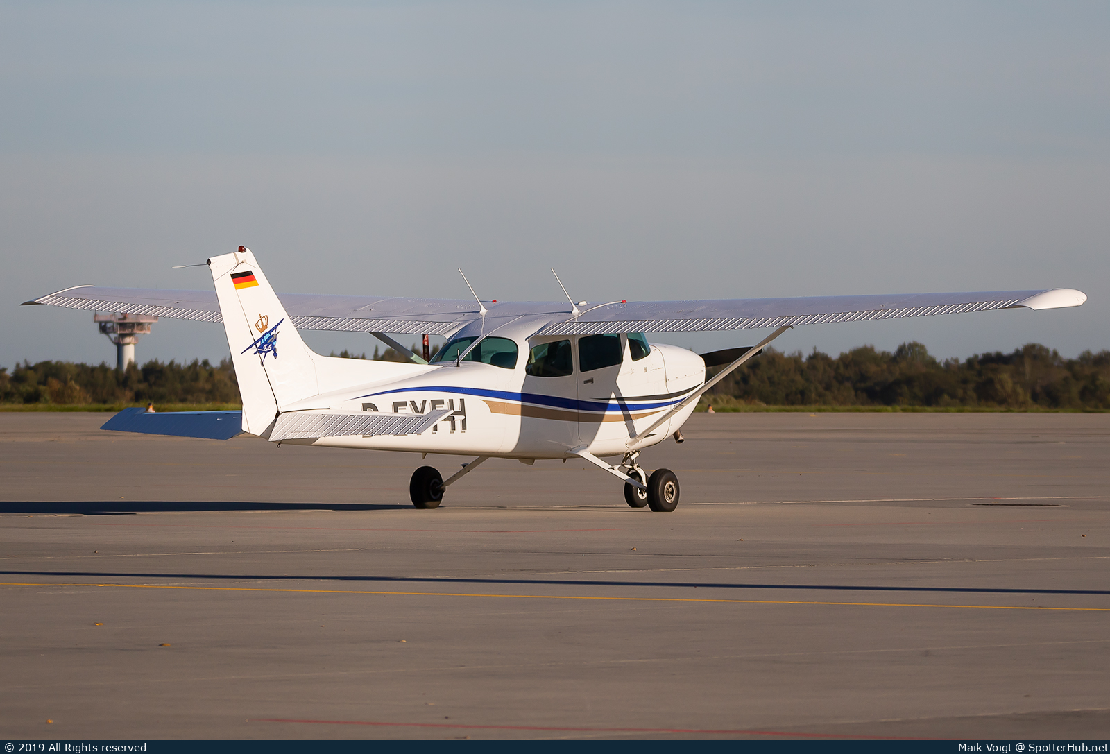Photo of D-EYFH - Reims-Cessna F172P Skyhawk operated by Flugschule August der Starke