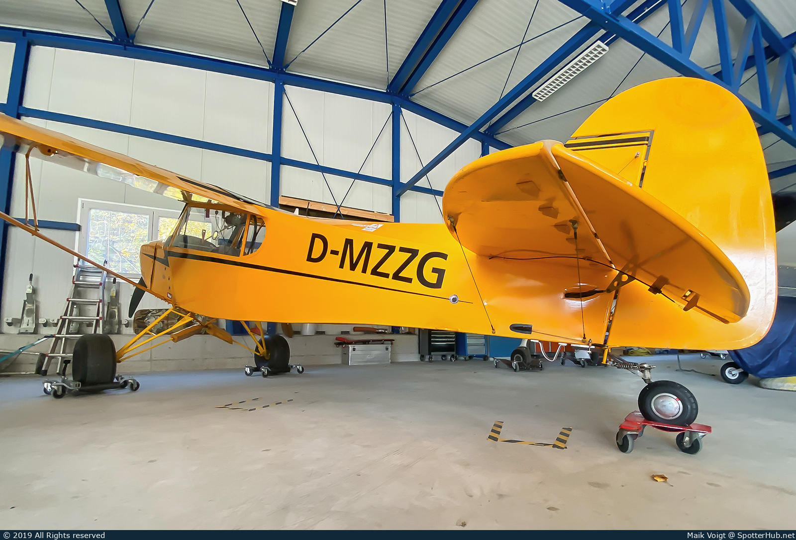 Photo of D-MZZG - Zlin Savage Classic operated by Private