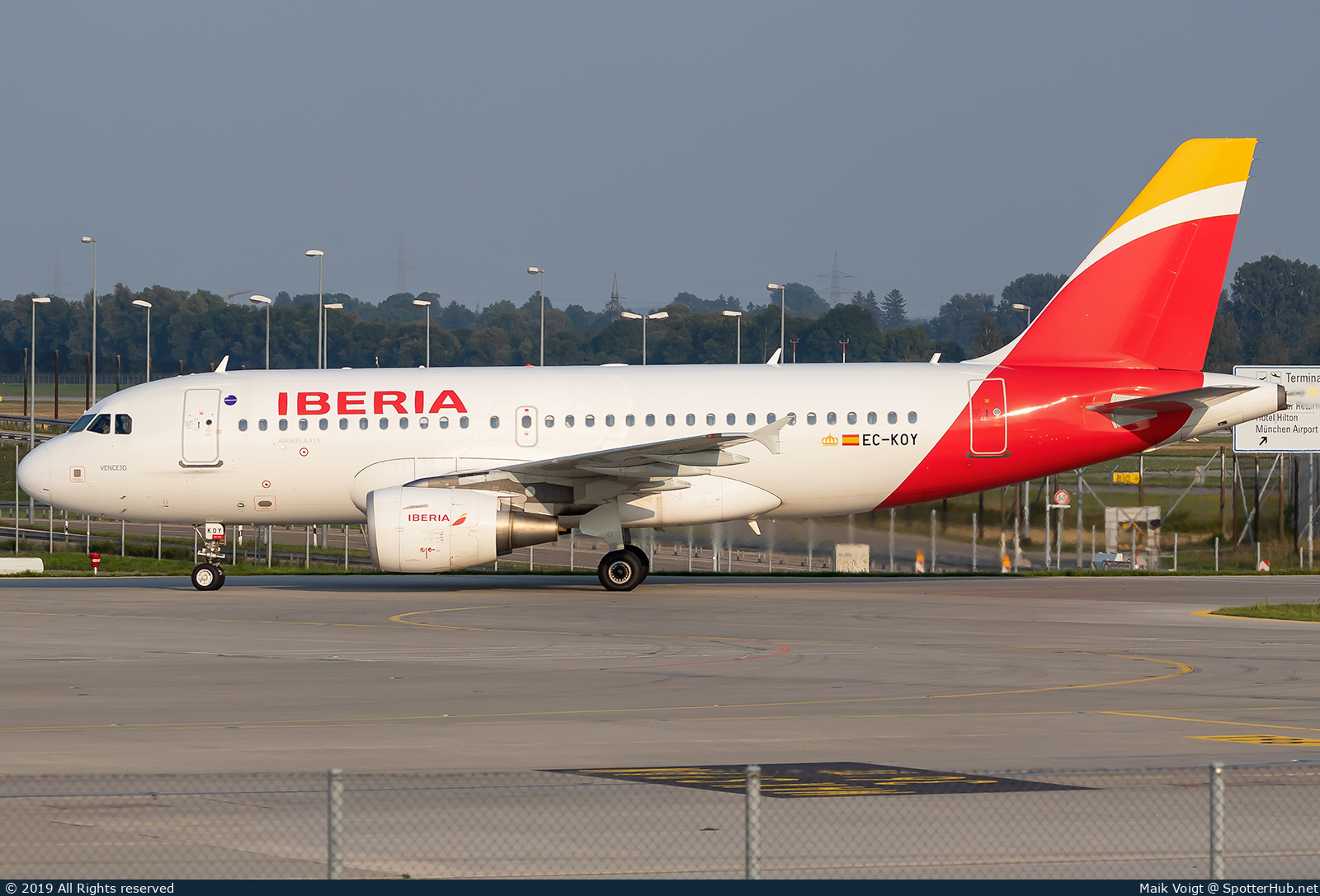 Photo of EC-KOY - Airbus A319-111 operated by Iberia