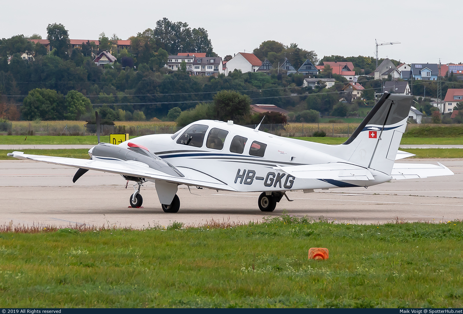 Photo of HB-GKG - Beechcraft G58 Baron operated by Private