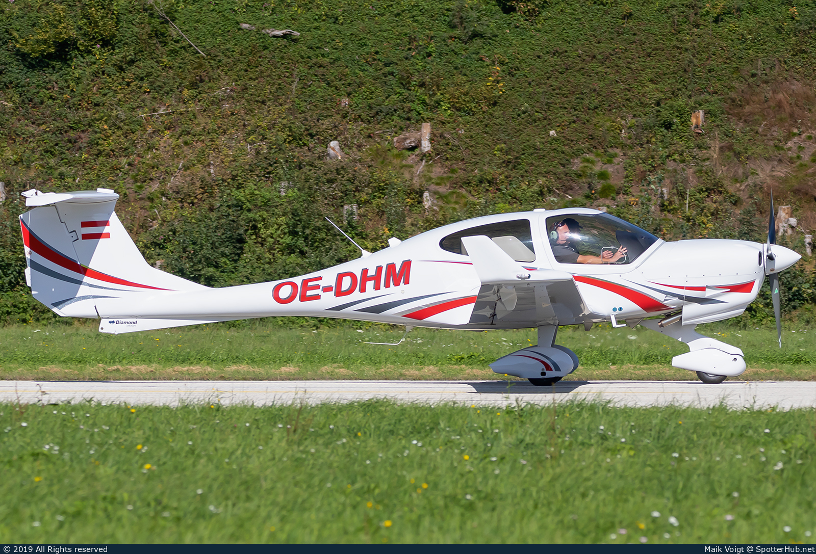 Photo of OE-DHM - Diamond DA40 NG Diamond Star operated by Private