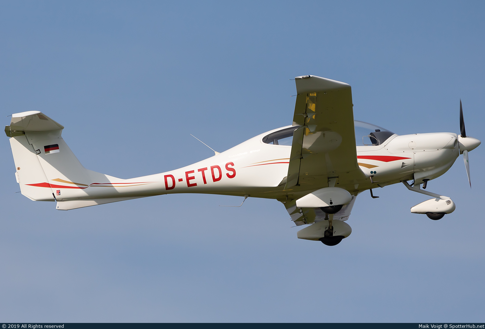 Photo of D-ETDS - Diamond DA40 Diamond Star operated by Motorfliegerclub DASA Manching