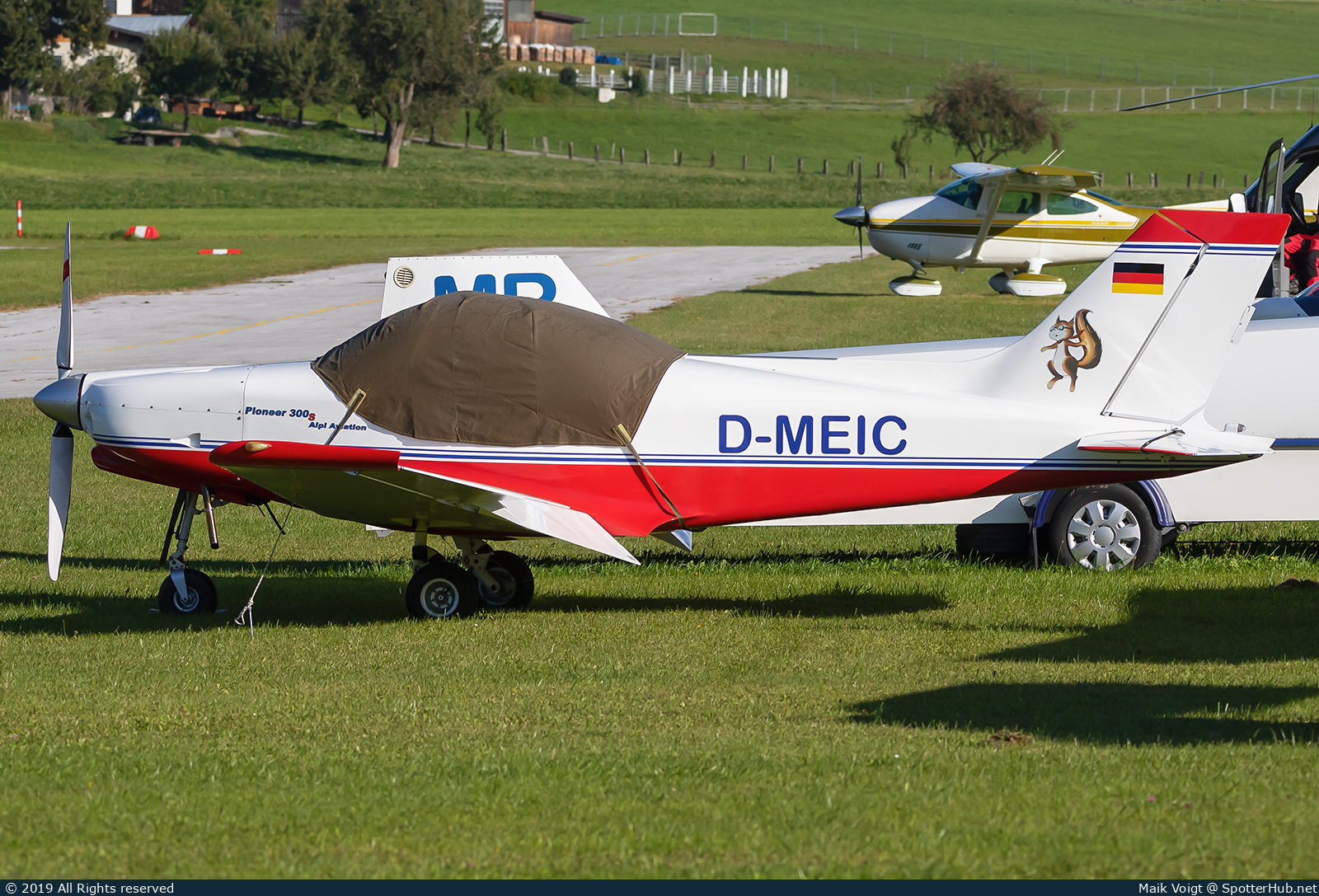 Photo of D-MEIC - Alpi Pioneer 300 Standard operated by Private