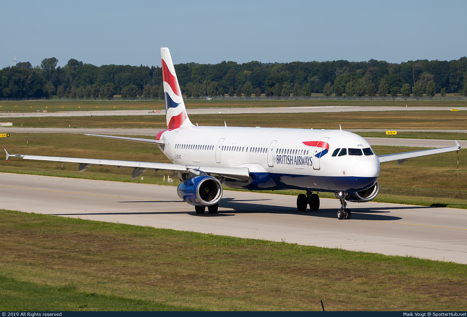 Photo of G-EUXC - Airbus A321-231 operated by British Airways