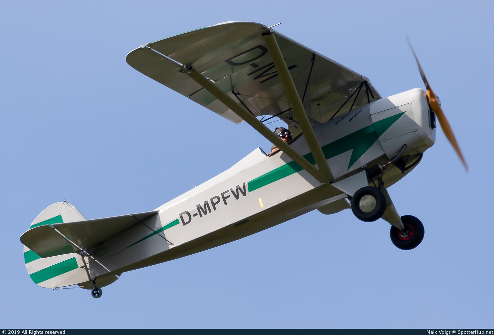 Photo of D-MPFW - Platzer Motte BR operated by Private