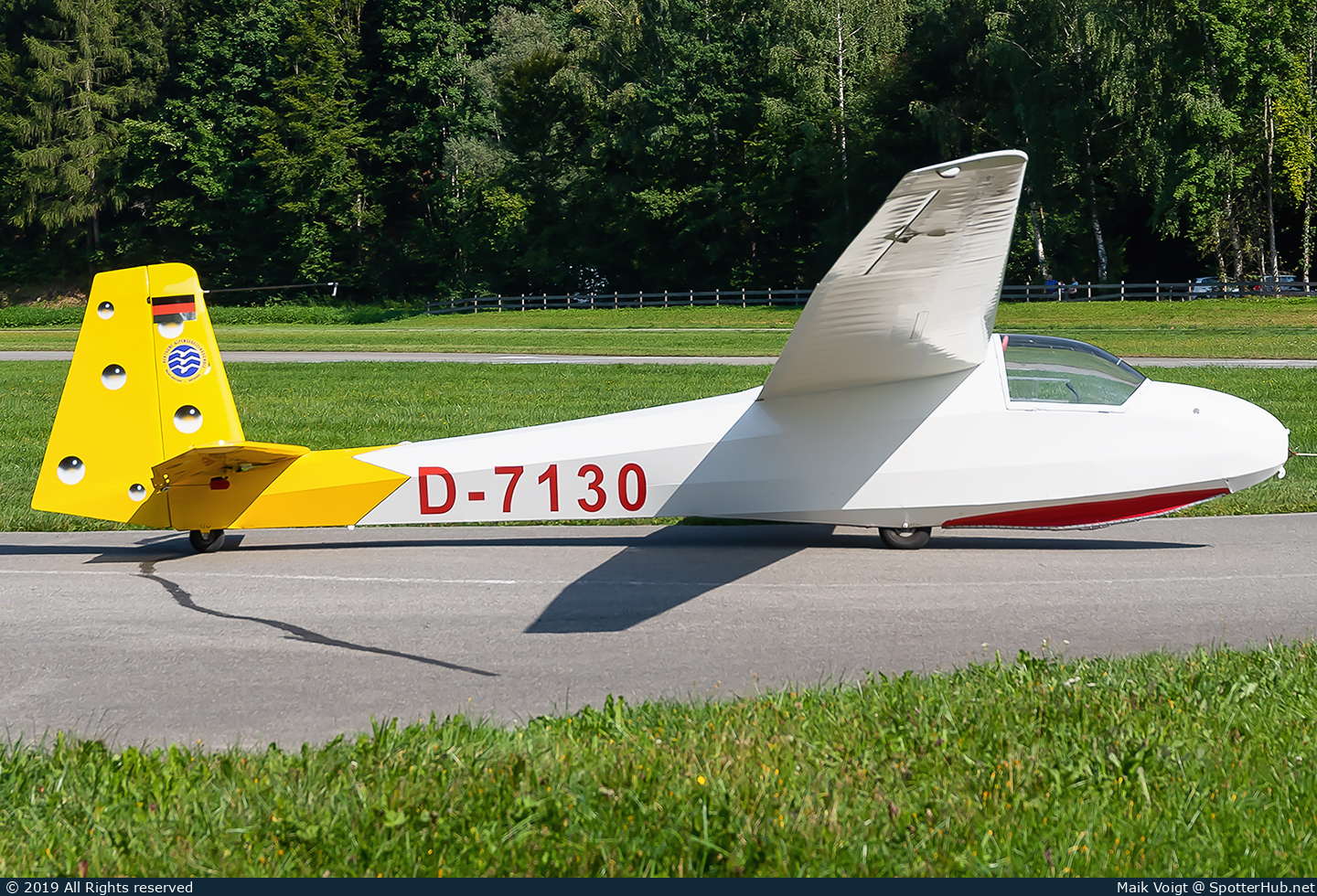 Photo of D-7130 - Schleicher K 8B operated by Deutsche Alpensegelflugschule Unterwössen