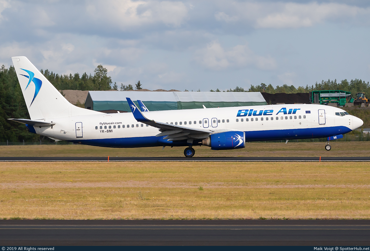 Photo of YR-BMI - Boeing 737-8K5 operated by Blue Air