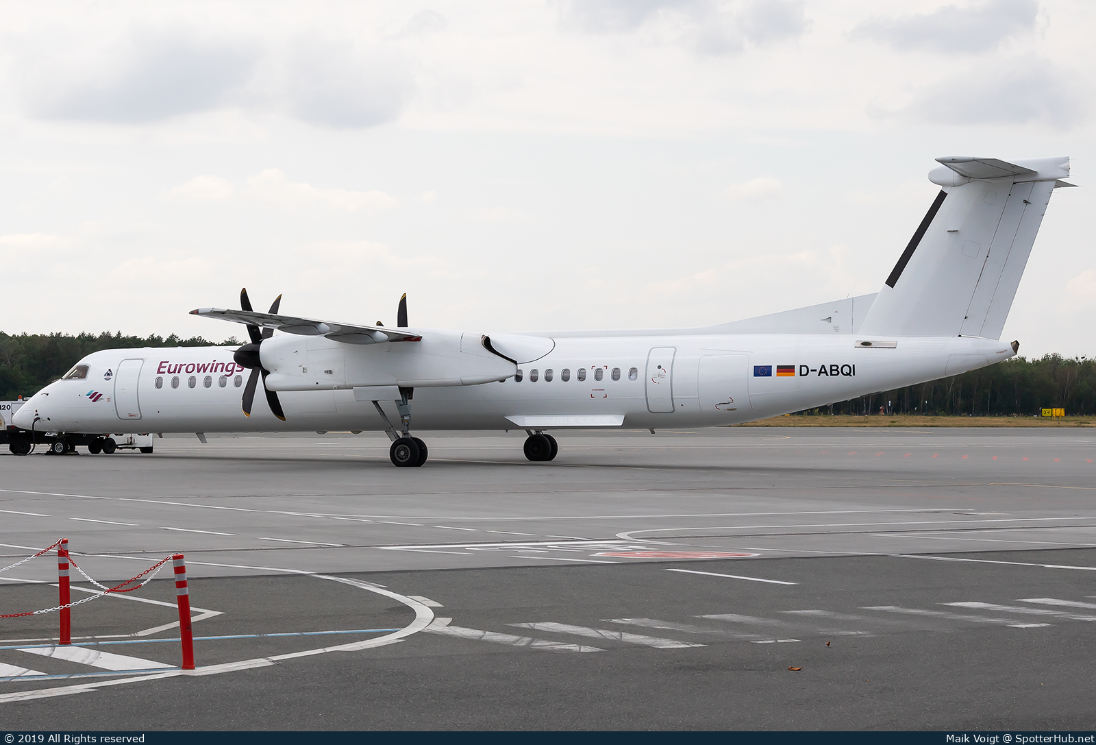 Photo of D-ABQI - Bombardier DHC-8-402 Dash 8 Q400 operated by Eurowings (opb LGW Luftfahrtgesellschaft Walter)