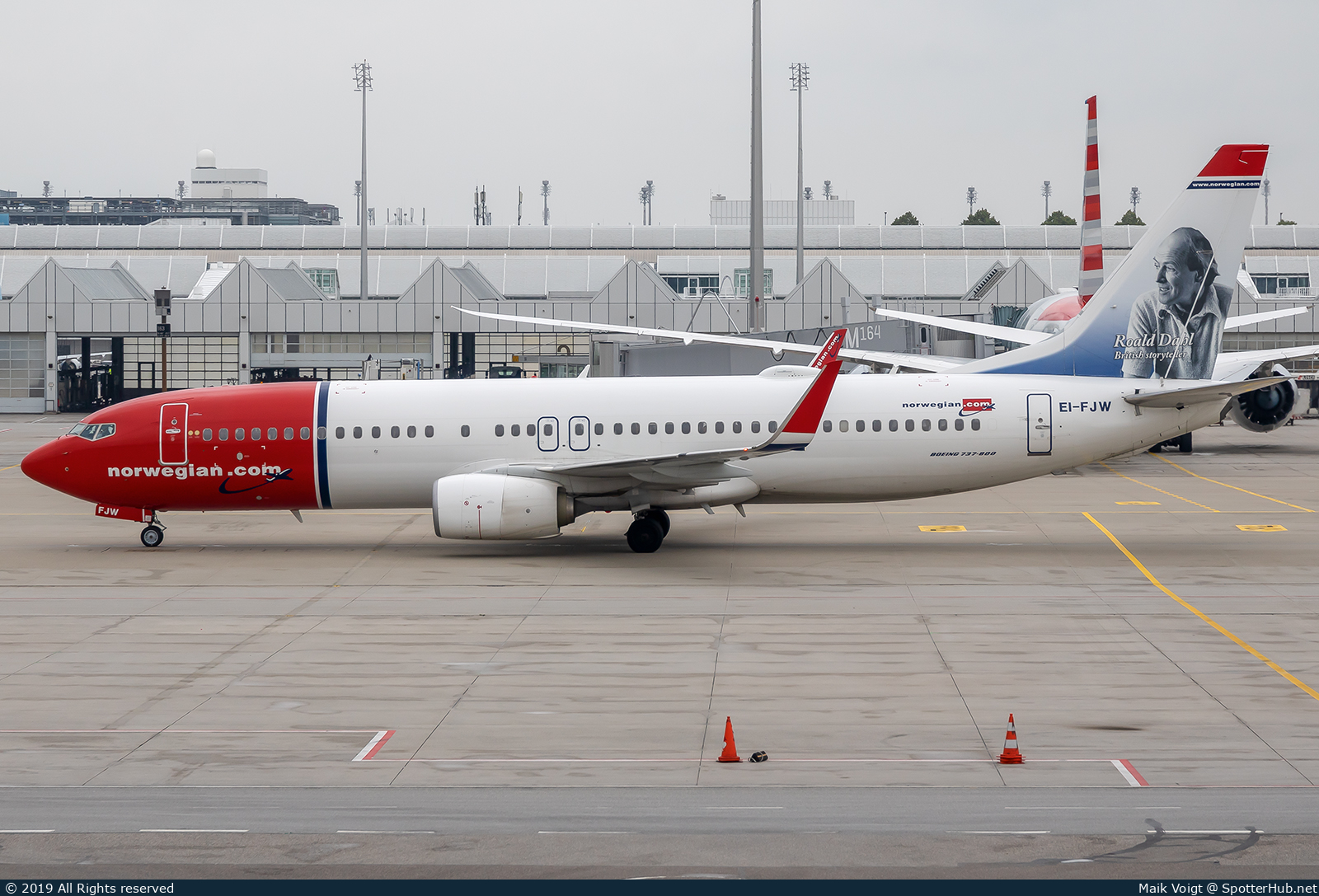 Photo of EI-FJW - Boeing 737-8JP operated by Norwegian Air International