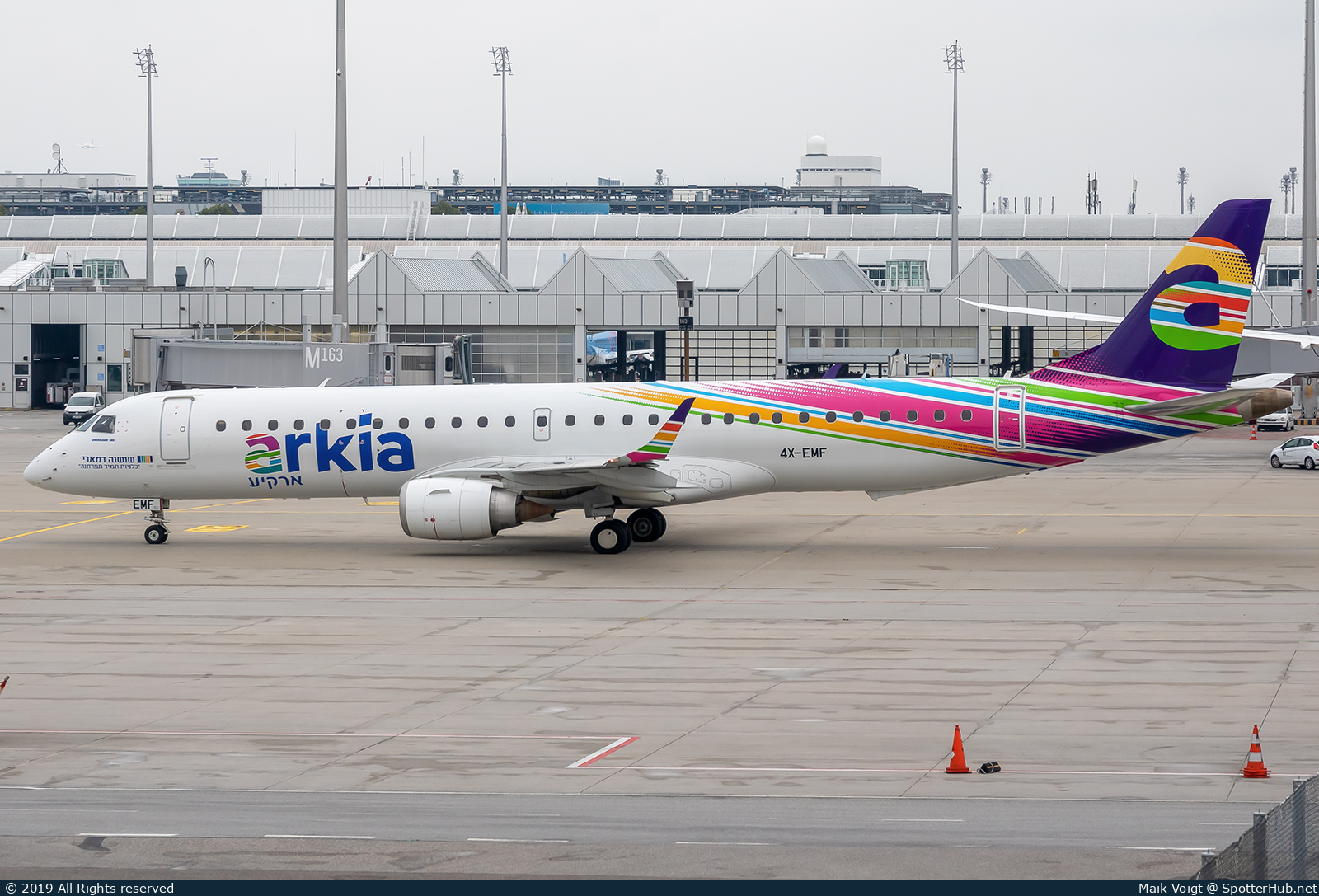 Photo of 4X-EMF - Embraer ERJ-195AR operated by Arkia Israeli Airlines