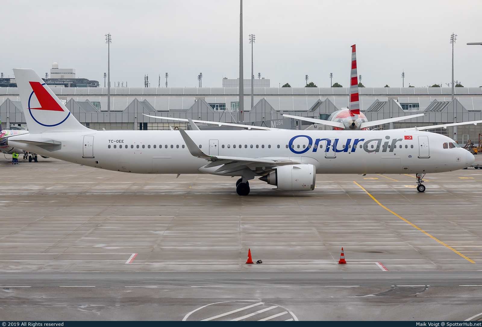 Photo of TC-OEE - Airbus A321-253N operated by Onur Air