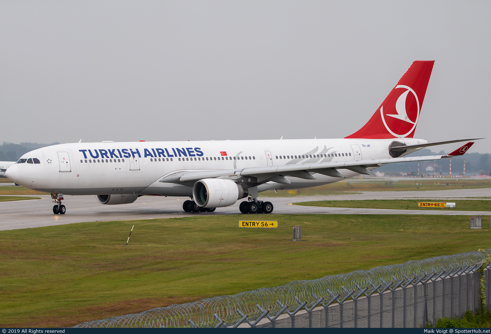 Photo of TC-JIT - Airbus A330-223 operated by Turkish Airlines