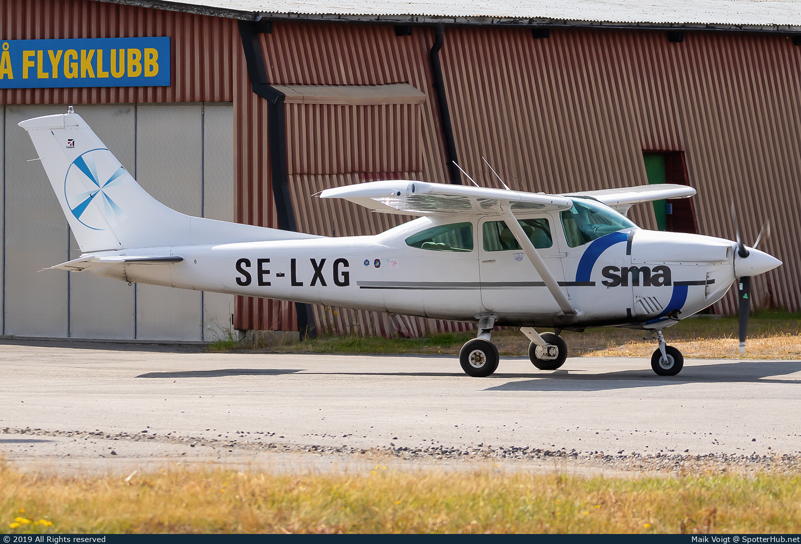 Photo of SE-LXG - Reims-Cessna F182Q Skylane operated by Umeå Flygklubb