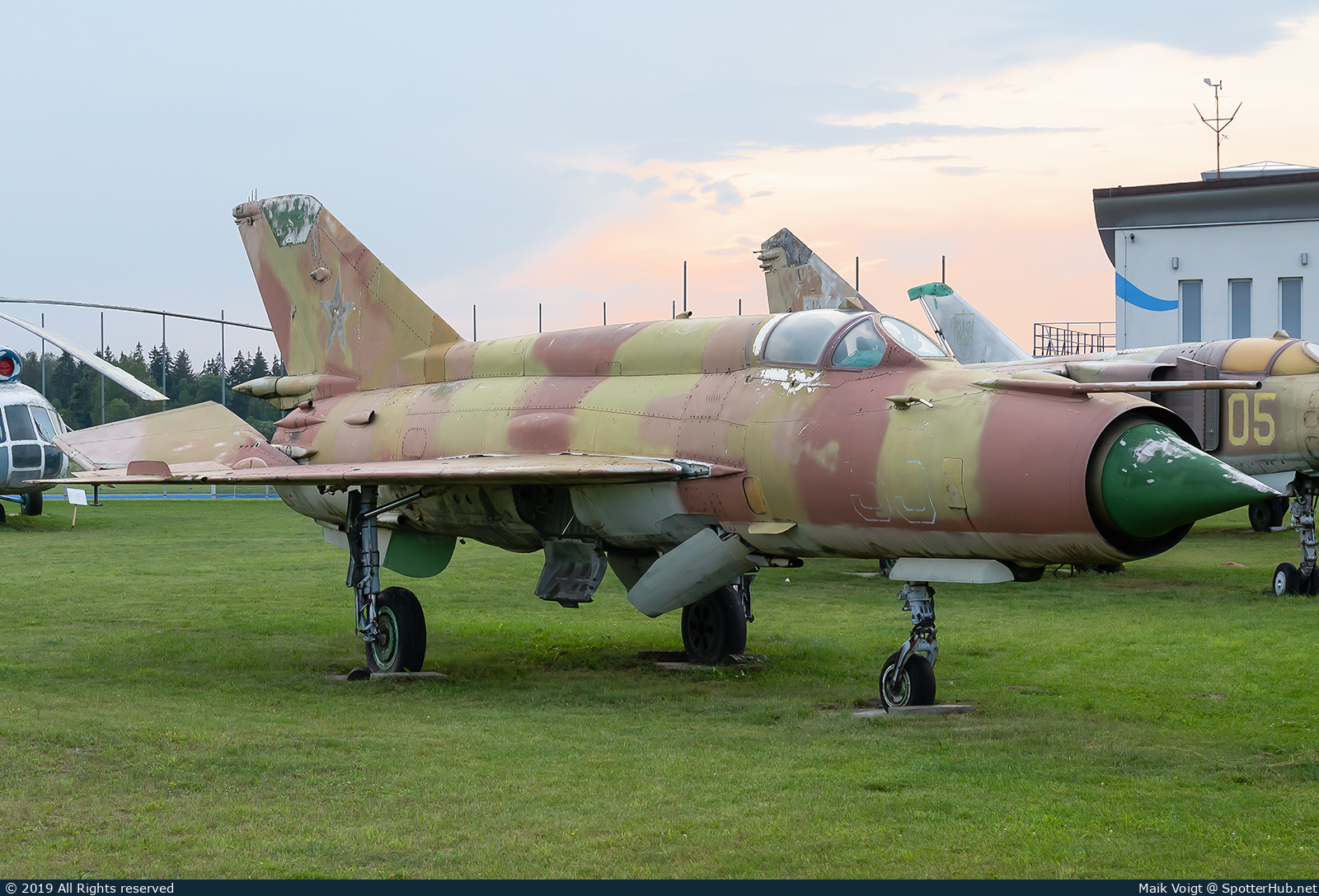 Photo of 35 - Mikoyan-Gurevich MiG-21SM Fishbed-J operated by Soviet Air Forces