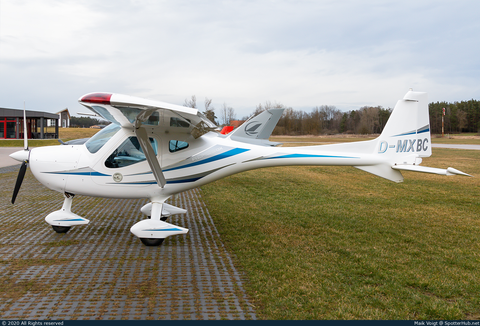 Photo of D-MXBC - Remos GX operated by Private