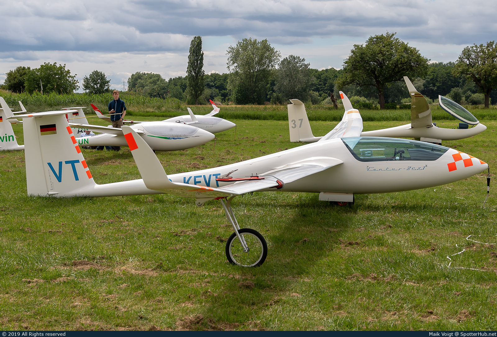 Photo of D-KEVT - Schempp-Hirth Ventus 2cxT operated by Flugsportverein Tübingen
