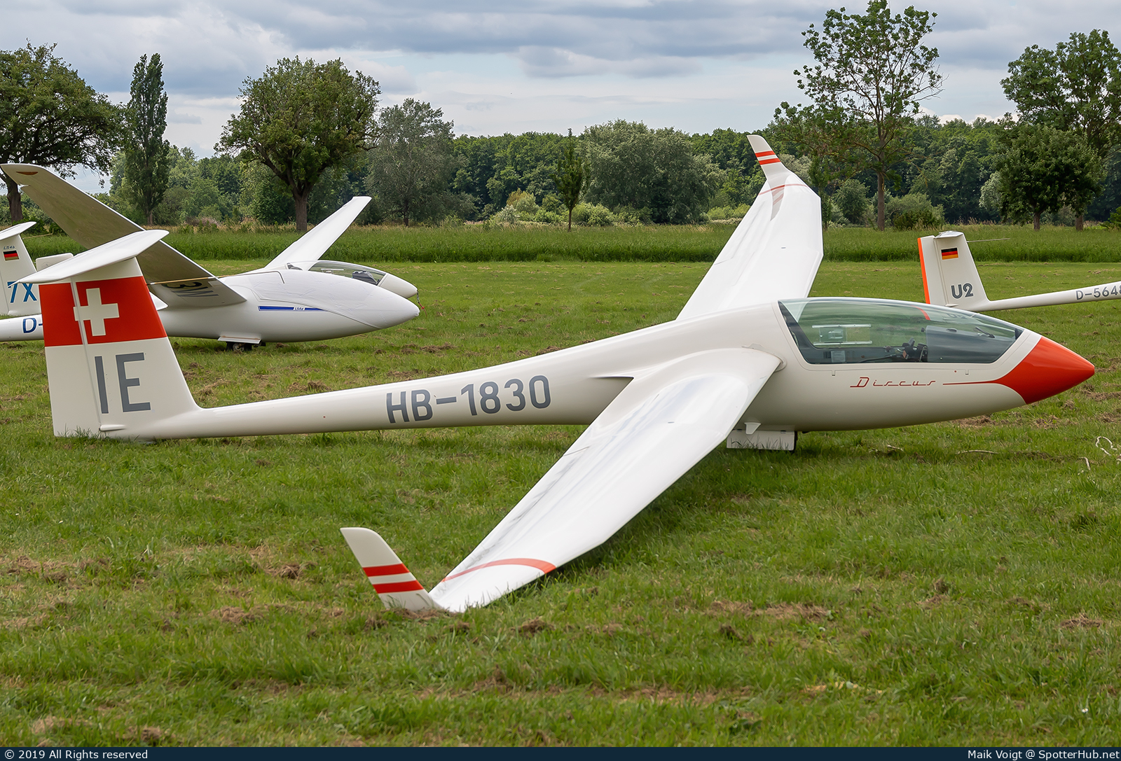 Photo of HB-1830 - Schempp-Hirth Discus b operated by Private