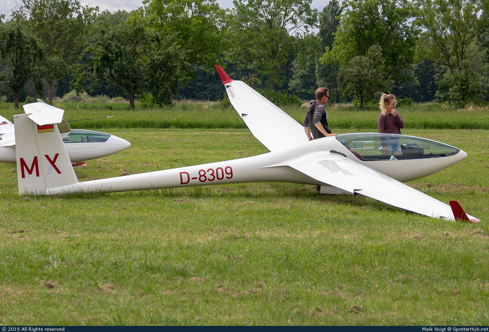 Photo of D-8309 - DG Flugzeugbau DG-300 Elan operated by Private