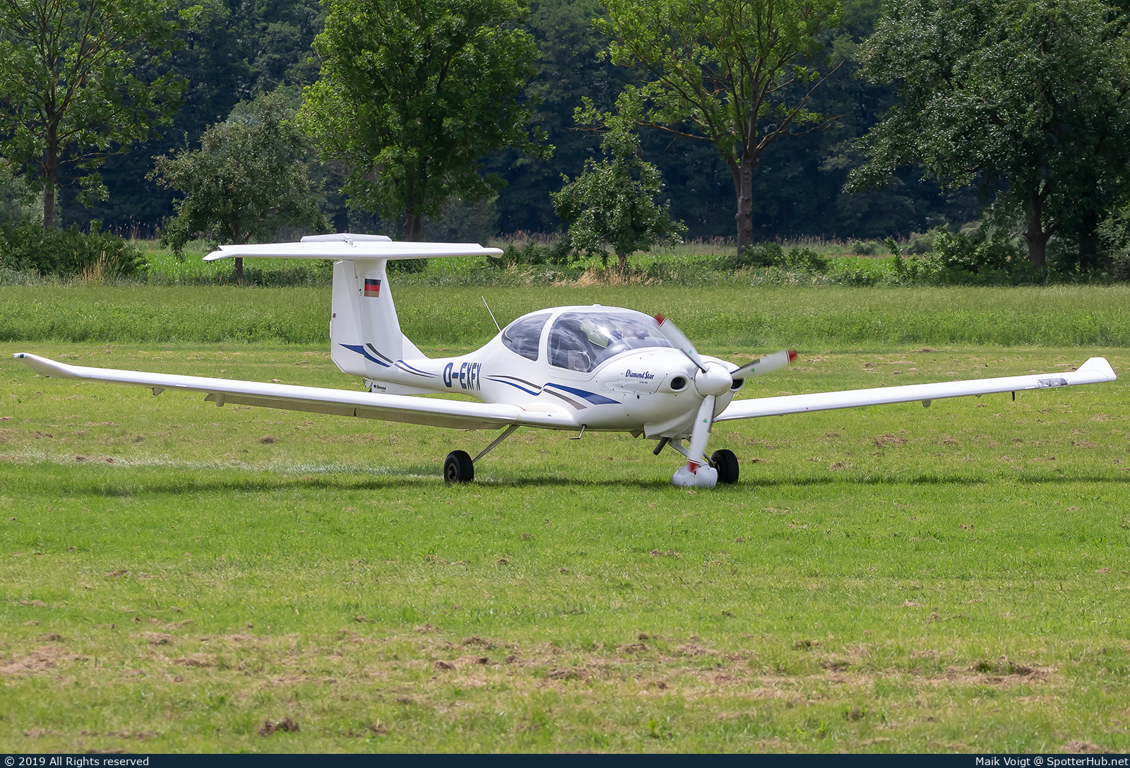 Photo of D-EXFX - Diamond DA40 Diamond Star operated by Sportflieger-Club Hockenheim