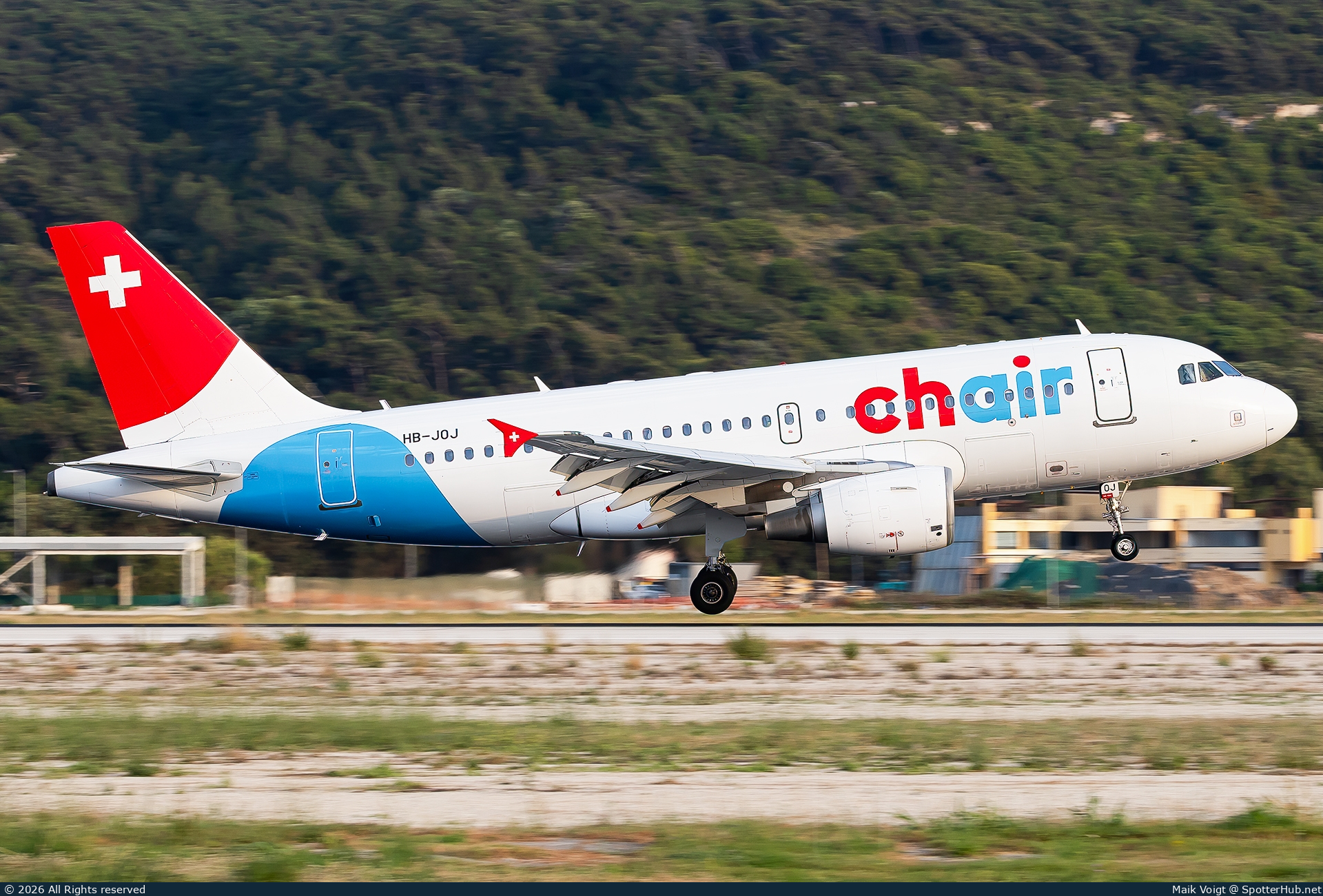 Photo of HB-JOJ - Airbus A319-112 operated by Chair Airlines