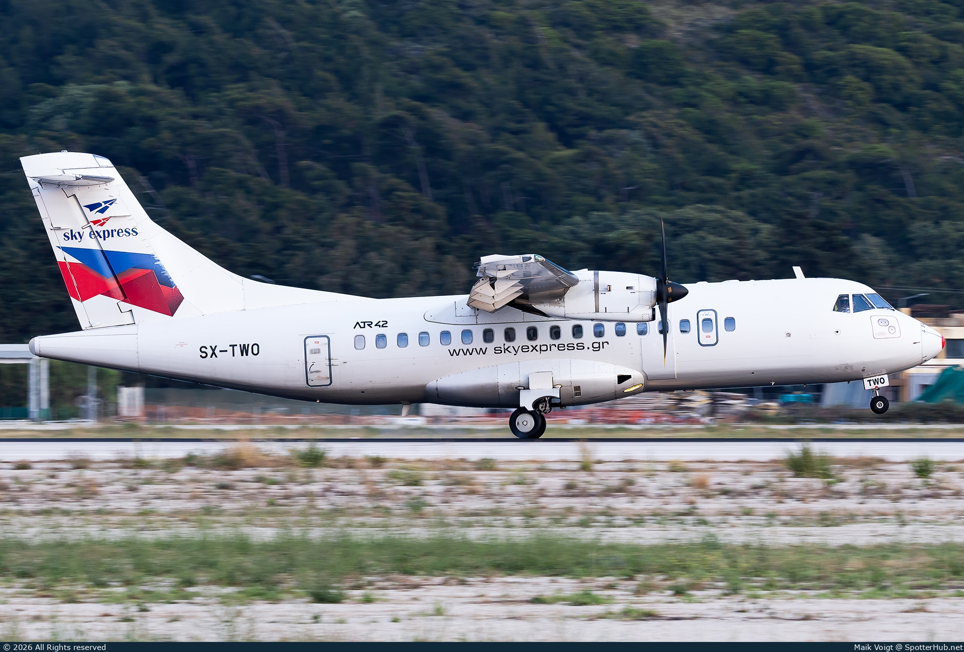 Photo of SX-TWO - ATR 42-500 operated by Sky Express