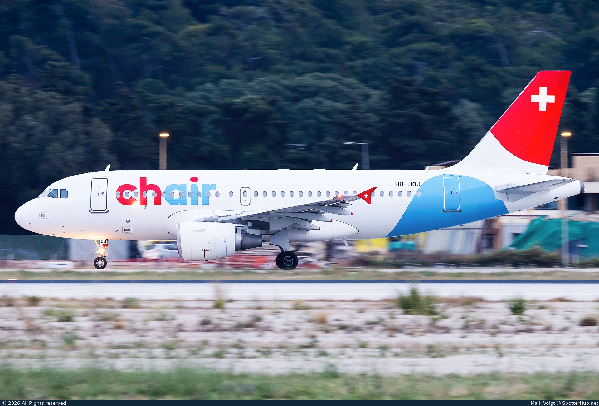 Photo of HB-JOJ - Airbus A319-112 operated by Chair Airlines