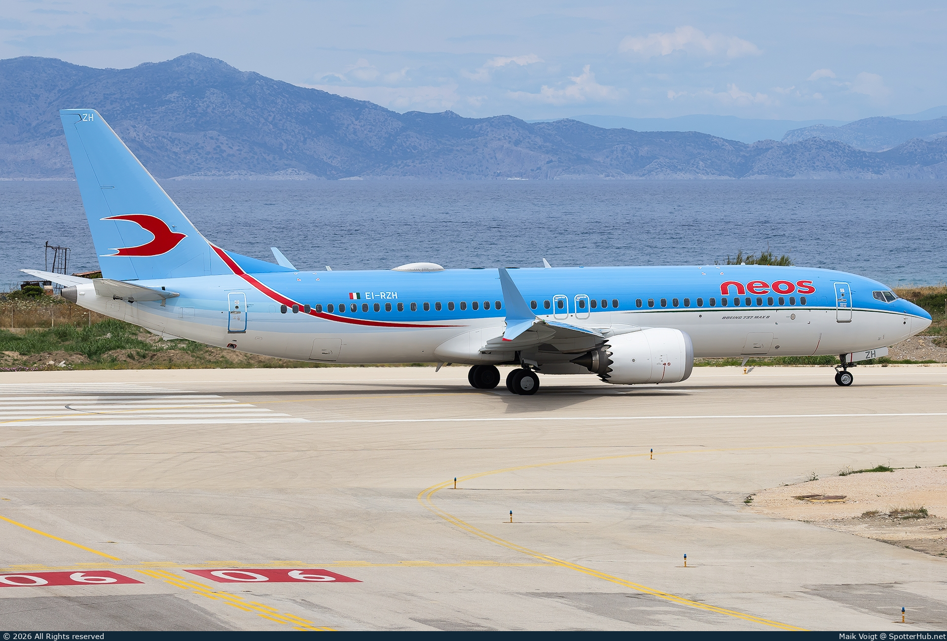 Photo of EI-RZH - Boeing 737 MAX 8 operated by Neos