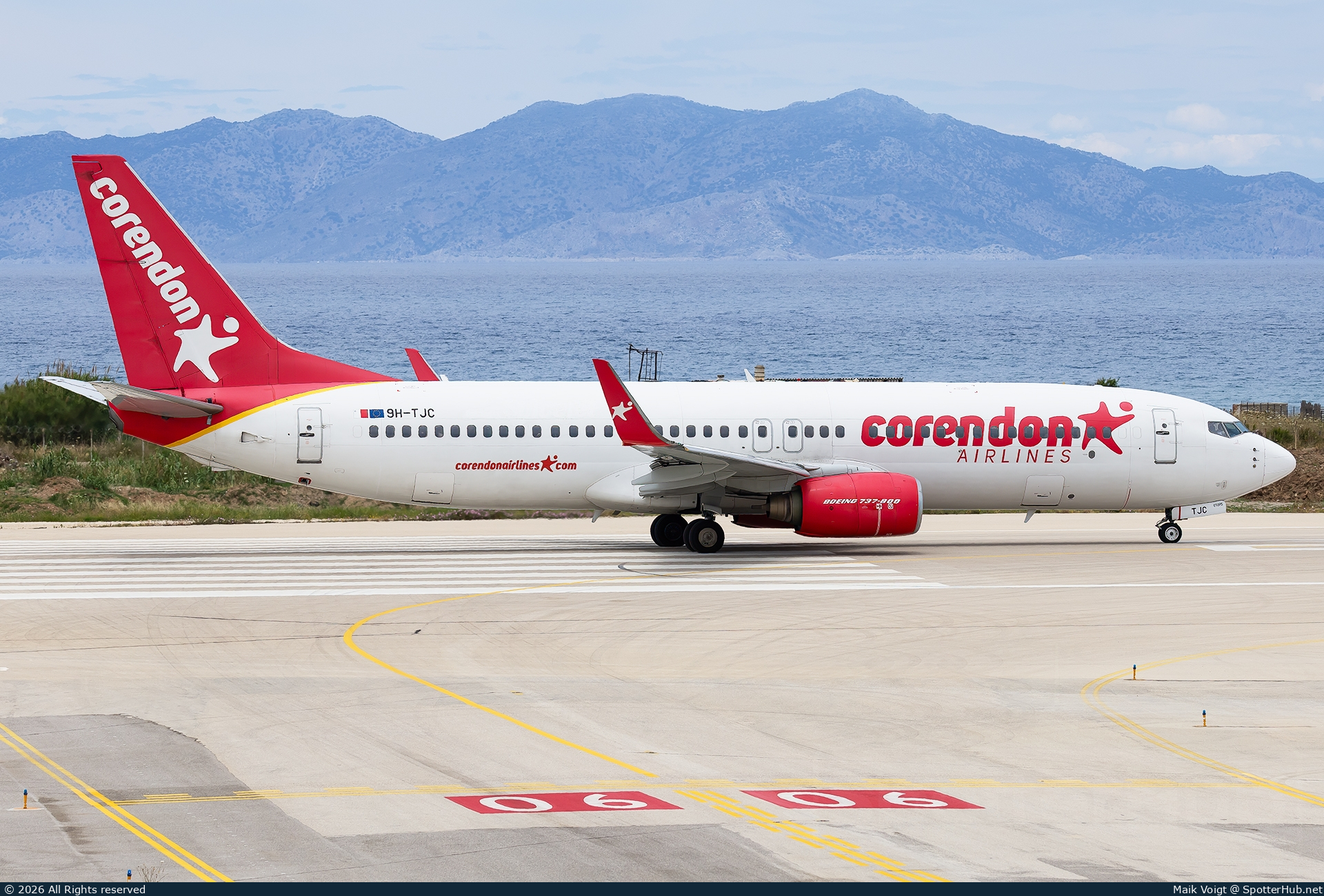 Photo of 9H-TJC - Boeing 737-86N operated by Corendon Airlines Europe