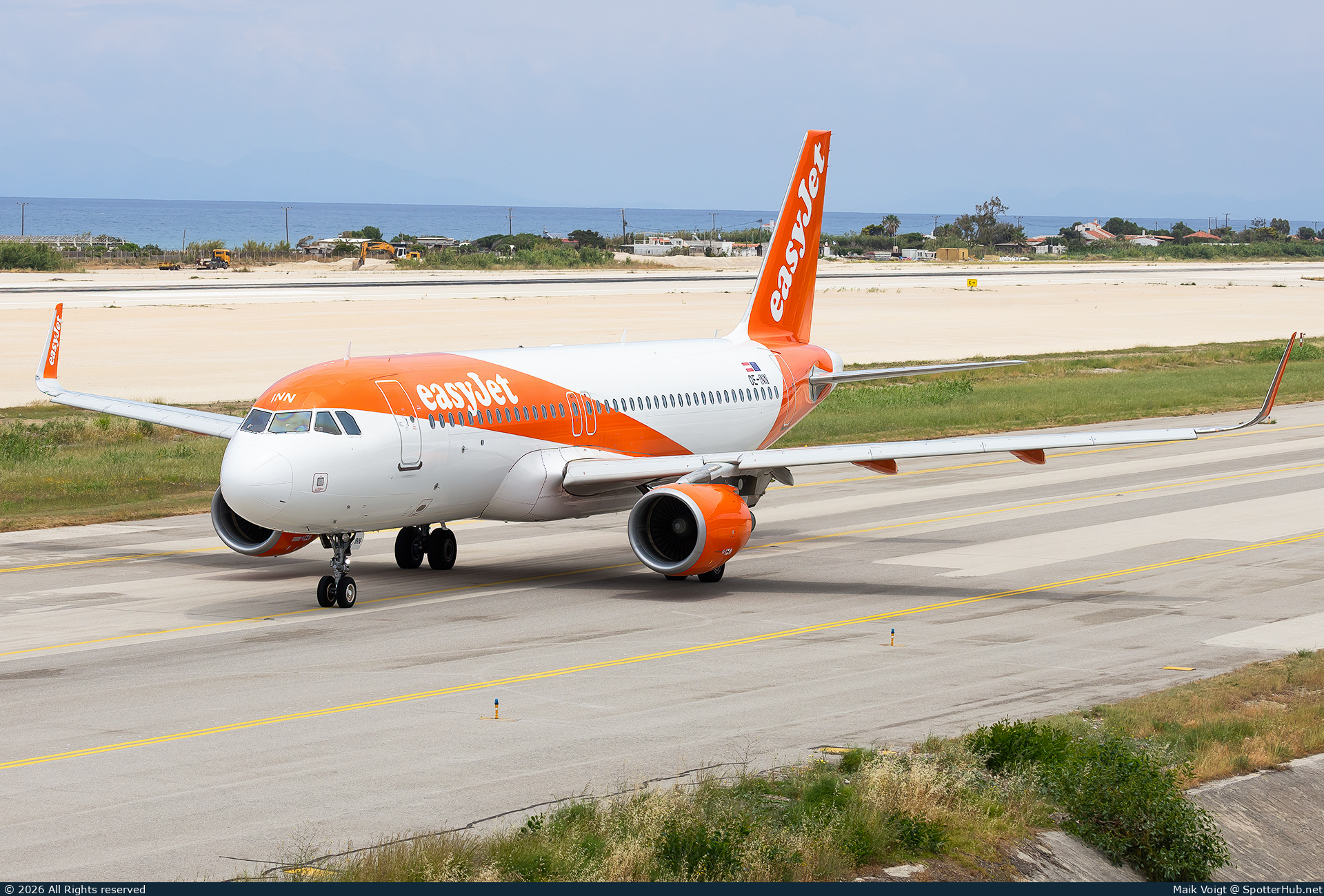 Photo of OE-INN - Airbus A320-214 operated by easyJet Europe
