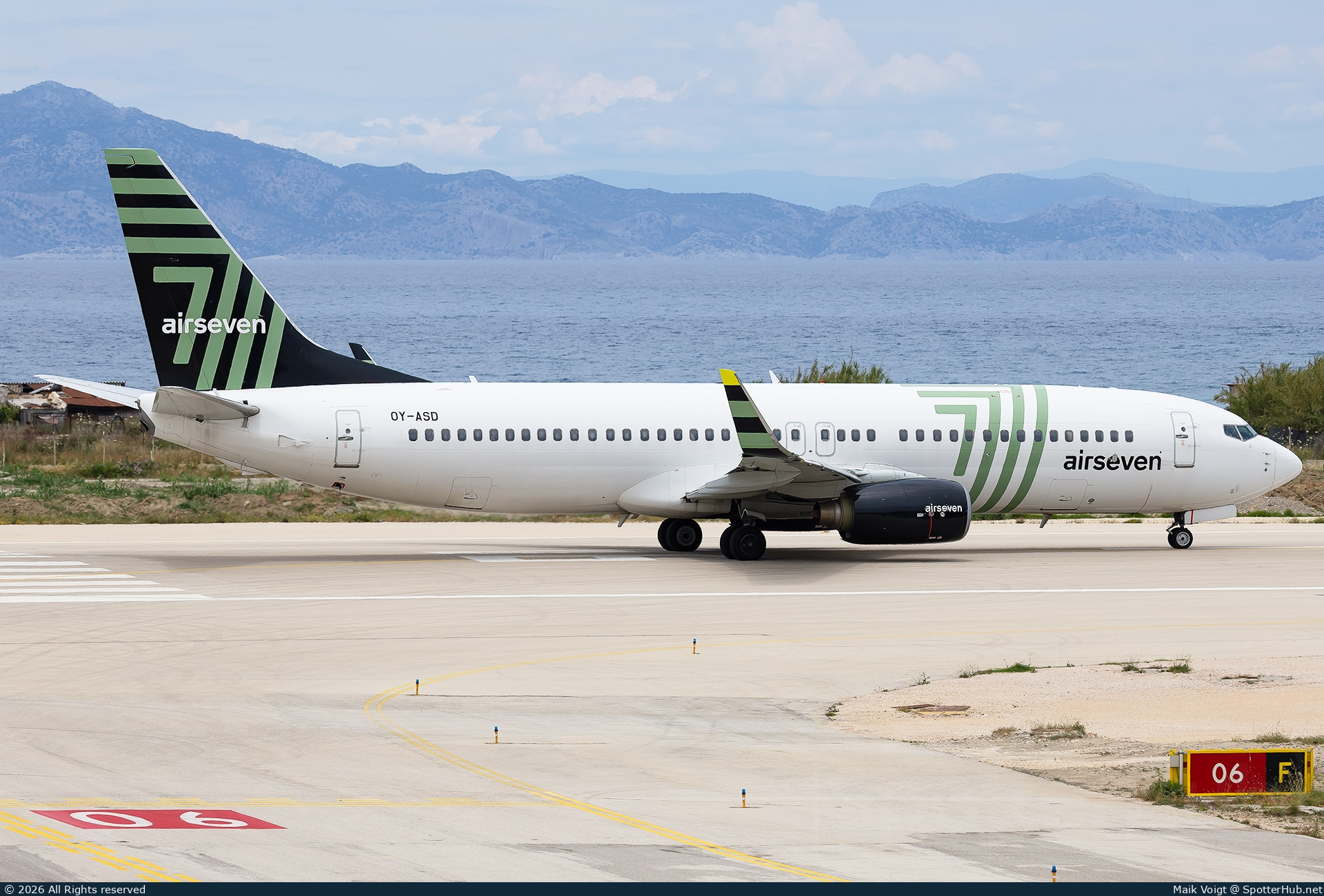 Photo of OY-ASD - Boeing 737-8FZ operated by Airseven (opb Copenhagen Airtaxi)