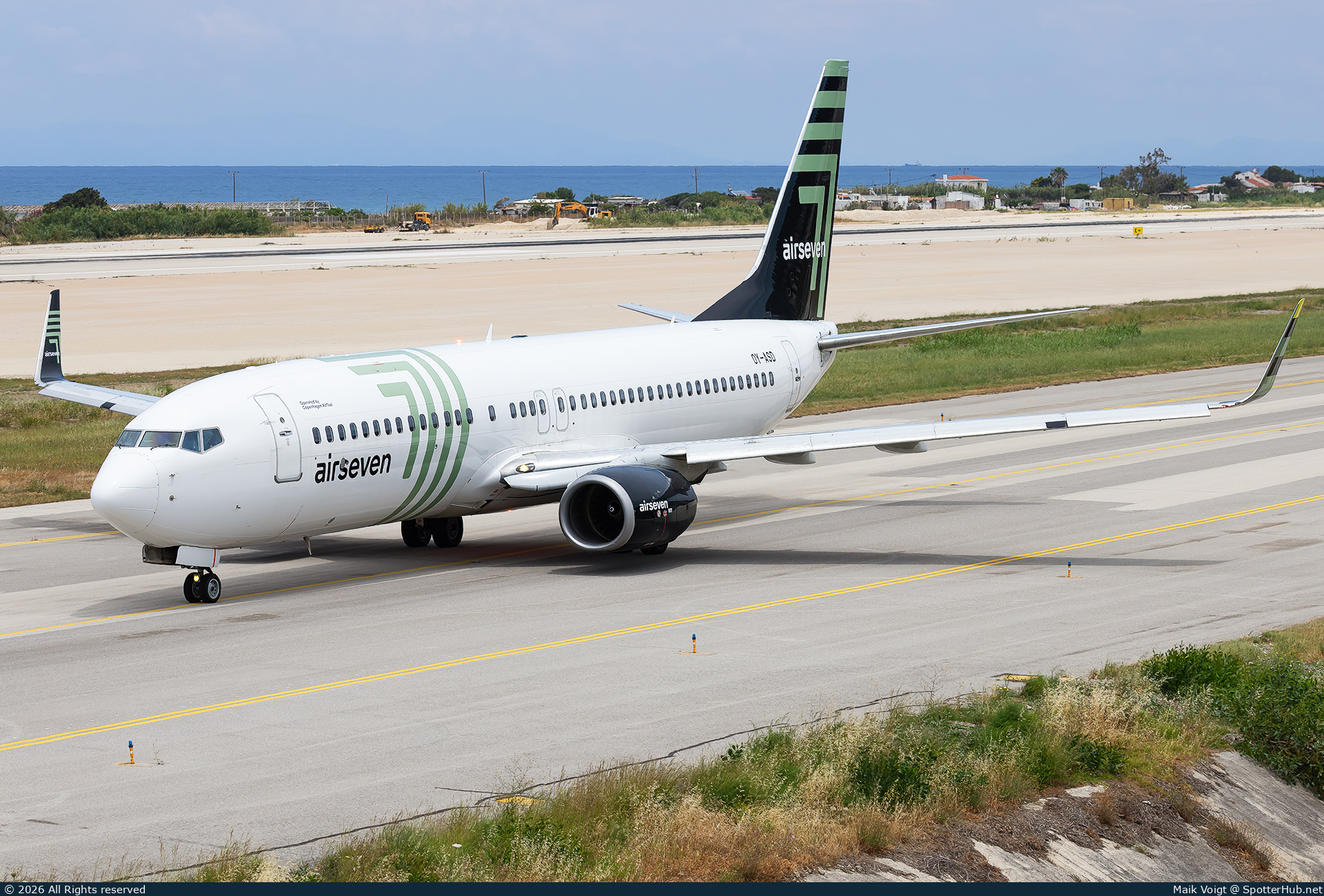 Photo of OY-ASD - Boeing 737-8FZ operated by Airseven (opb Copenhagen Airtaxi)