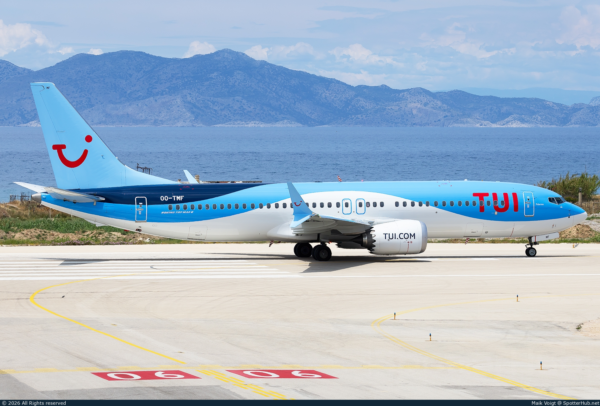 Photo of OO-TMF - Boeing 737 MAX 8 operated by TUI Airlines Belgium