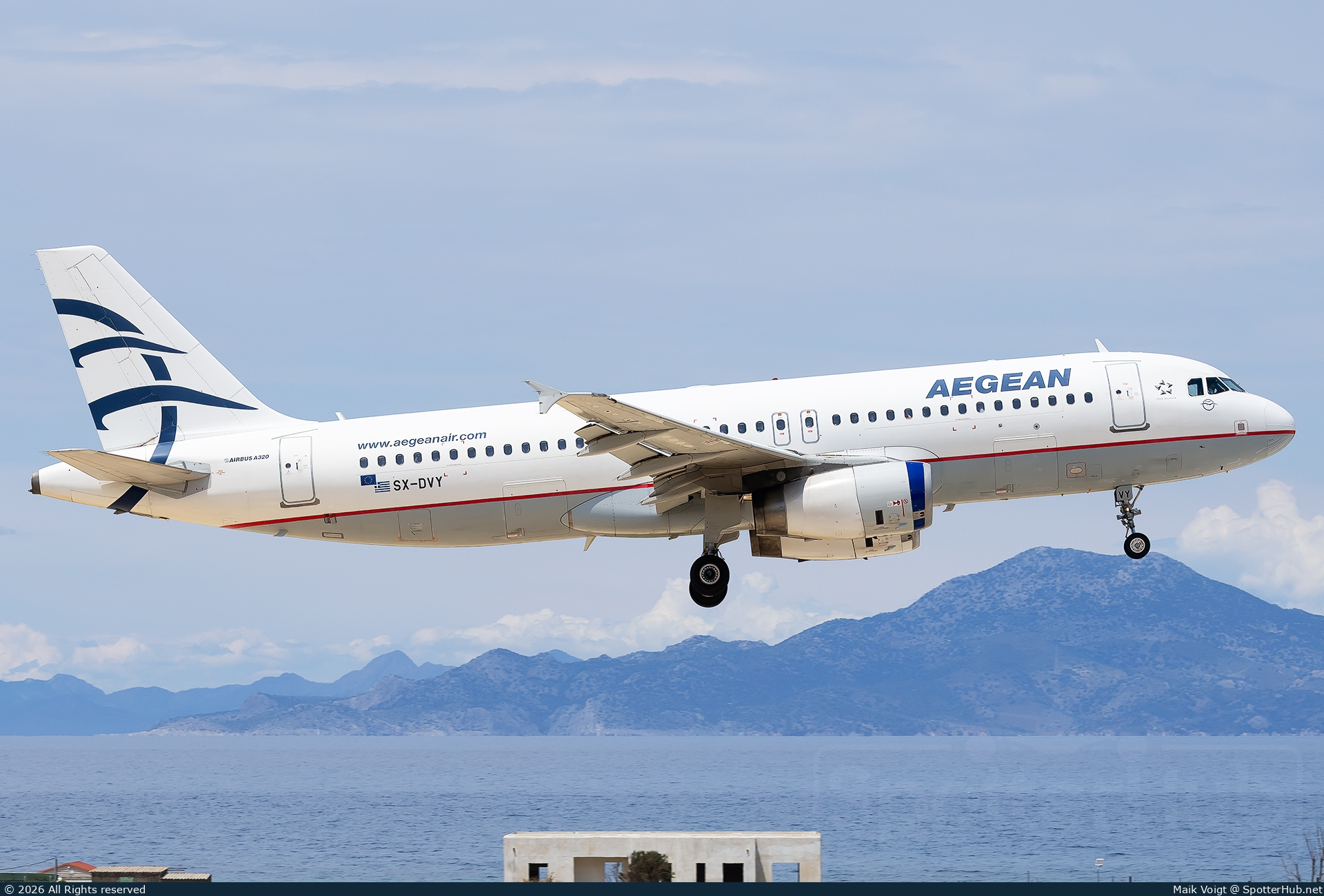 Photo of SX-DVY - Airbus A320-232 operated by Aegean Airlines