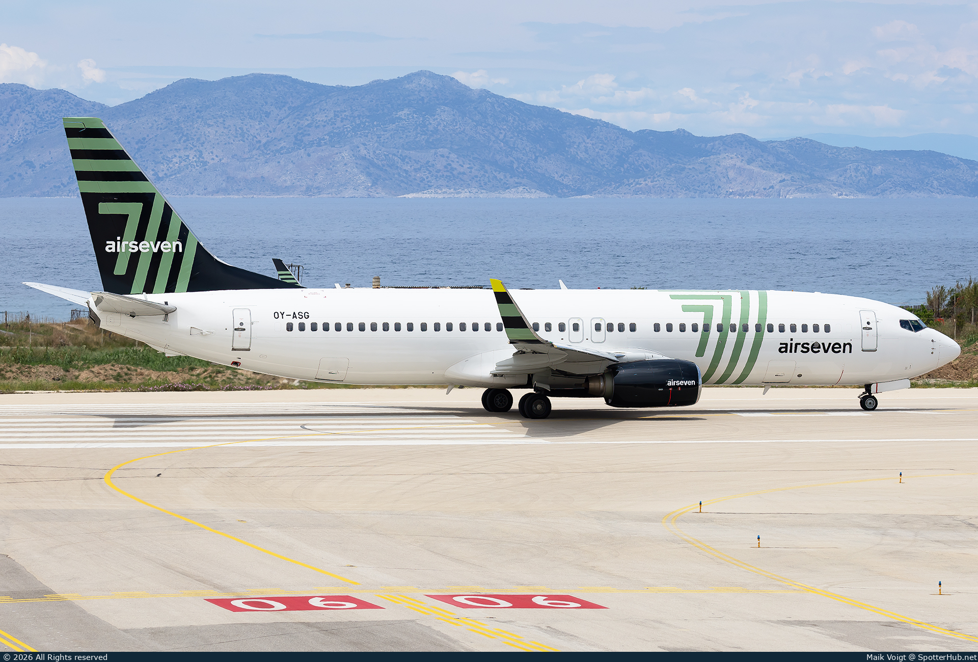 Photo of OY-ASG - Boeing 737-8Q8 operated by Airseven (opb Copenhagen Airtaxi)