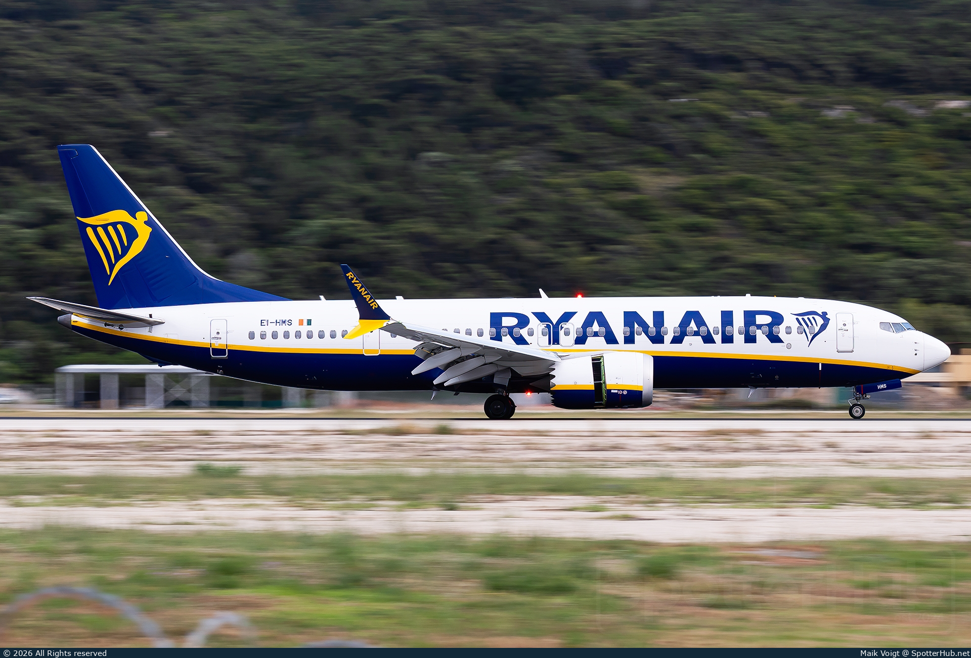 Photo of EI-HMS - Boeing 737 MAX 8-200 operated by Ryanair