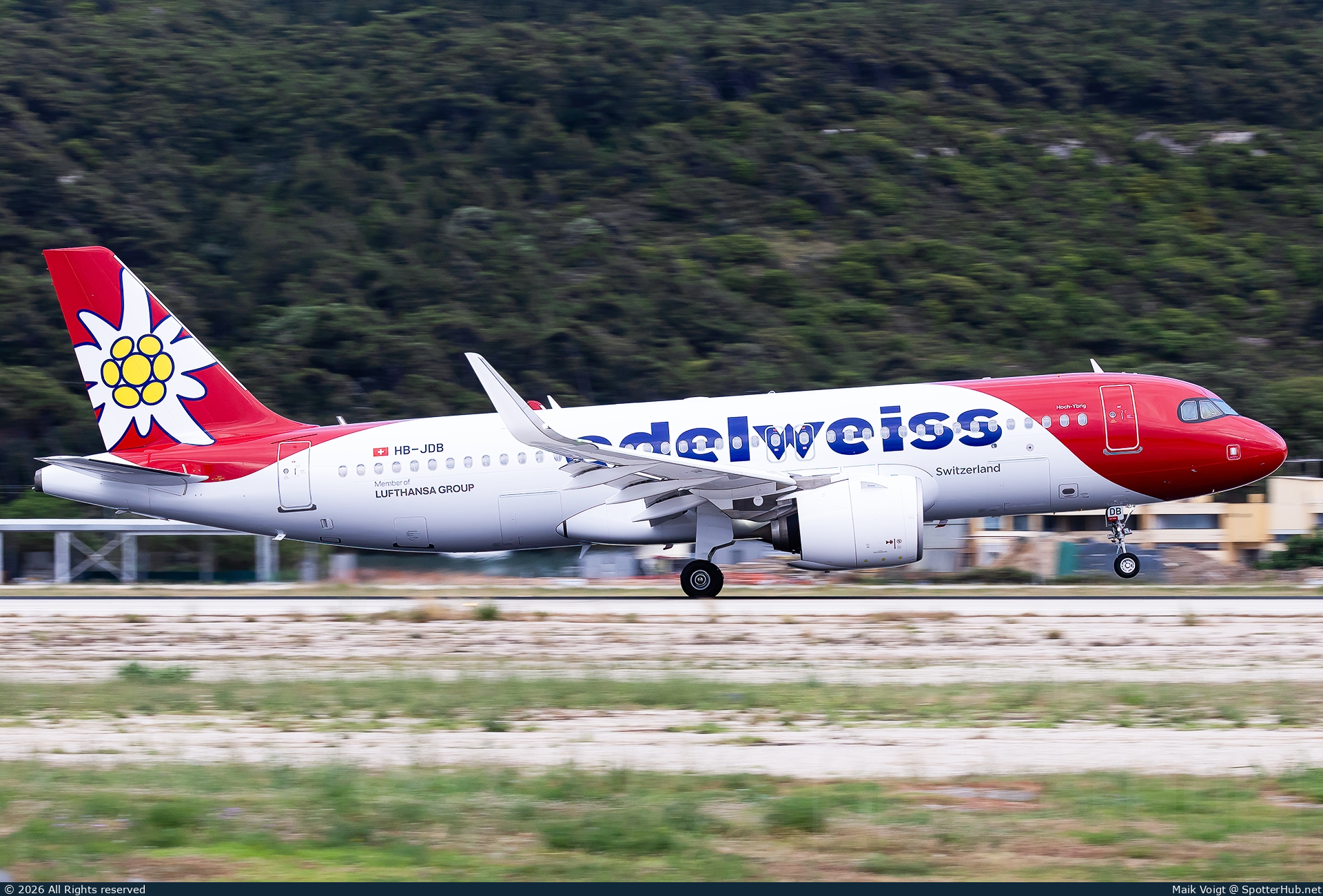 Photo of HB-JDB - Airbus A320-271N operated by Edelweiss Air