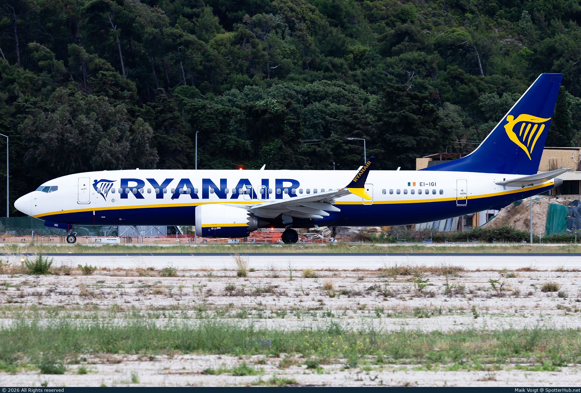 Photo of EI-IGI - Boeing 737 MAX 8-200 operated by Ryanair