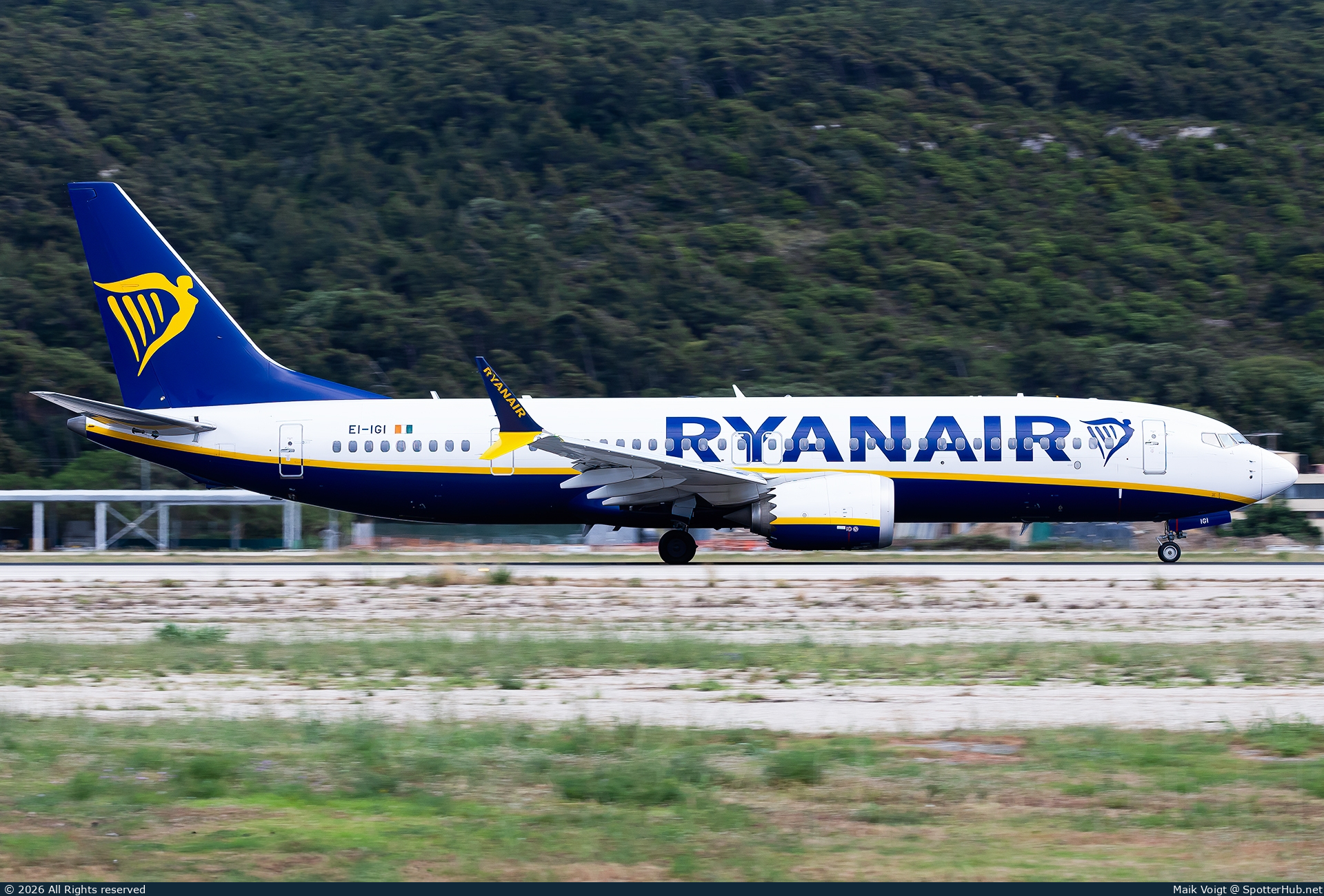 Photo of EI-IGI - Boeing 737 MAX 8-200 operated by Ryanair